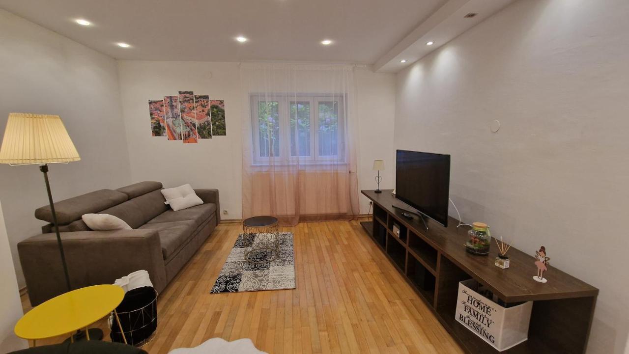 Roses Apartment *