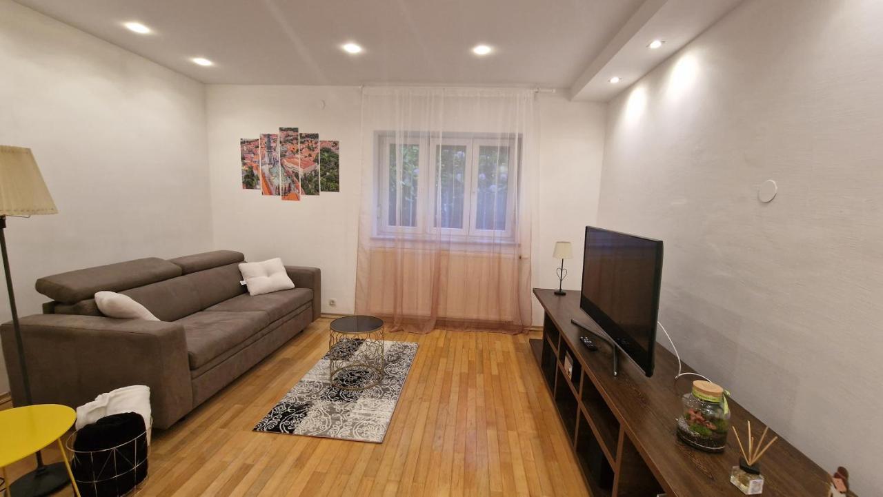 Apartman Roses *